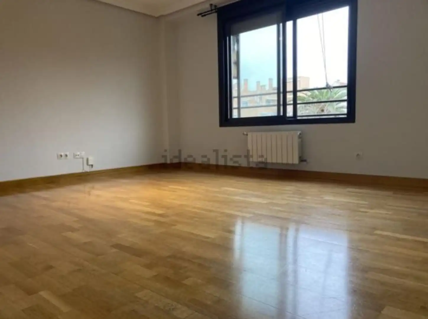 Dormitori de Pis de lloguer en Madrid amb Calefacció, Jardí privat i Parquet