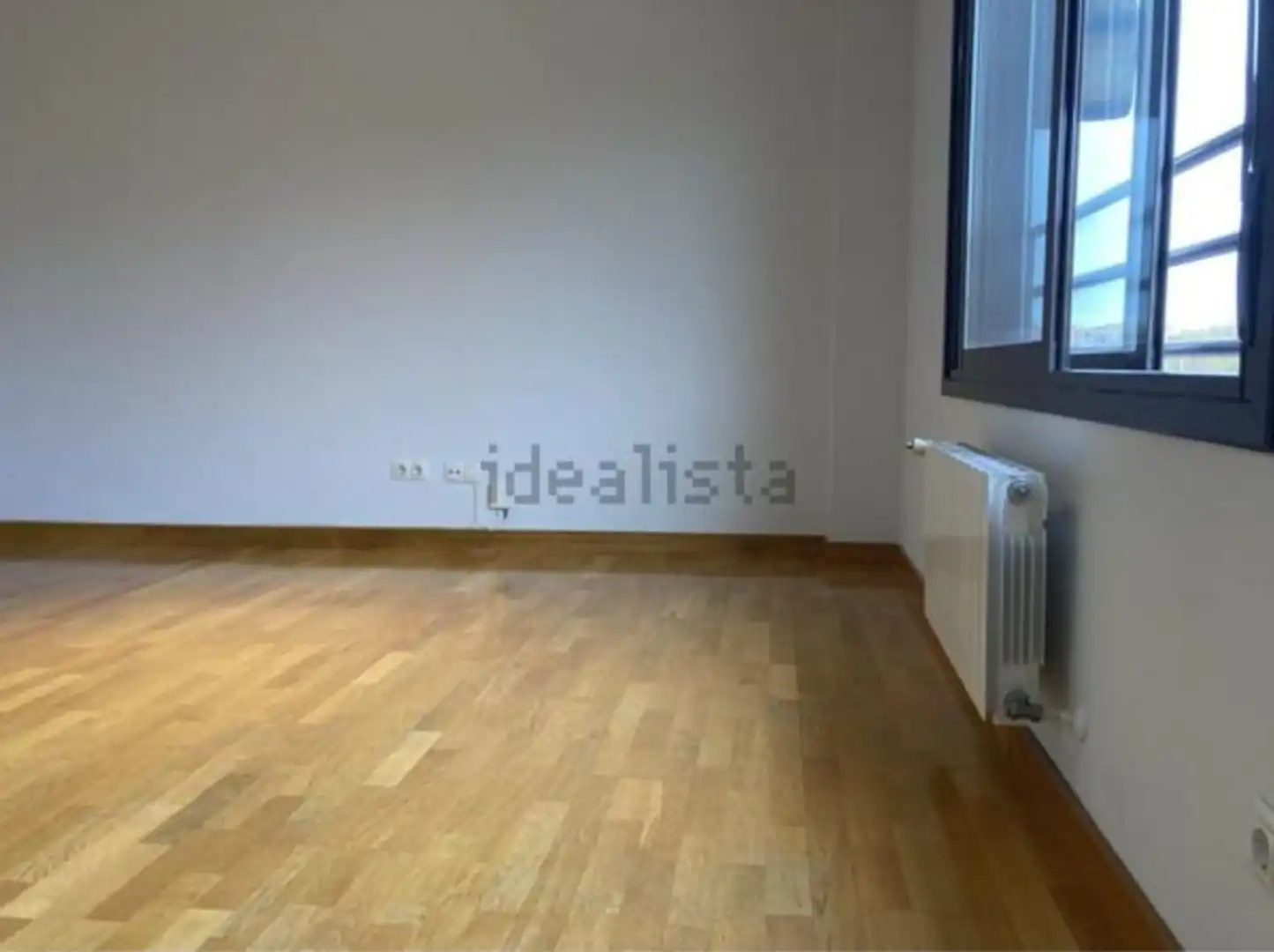 Dormitori de Pis de lloguer en Madrid amb Calefacció, Jardí privat i Parquet