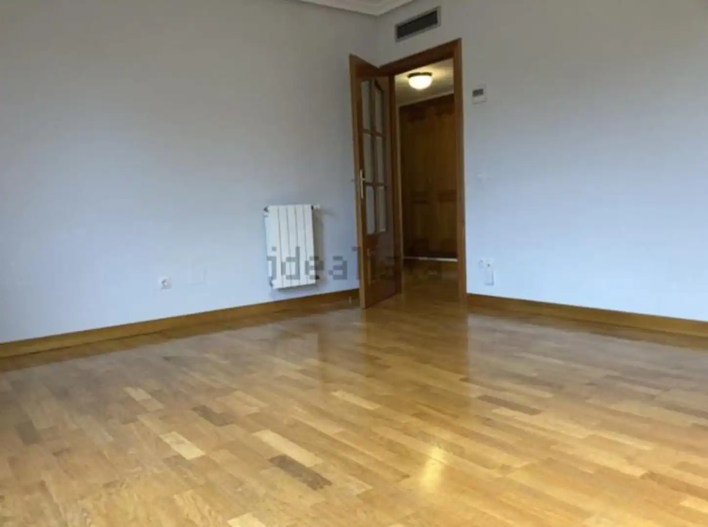 Dormitori de Pis de lloguer en Madrid amb Calefacció, Jardí privat i Parquet