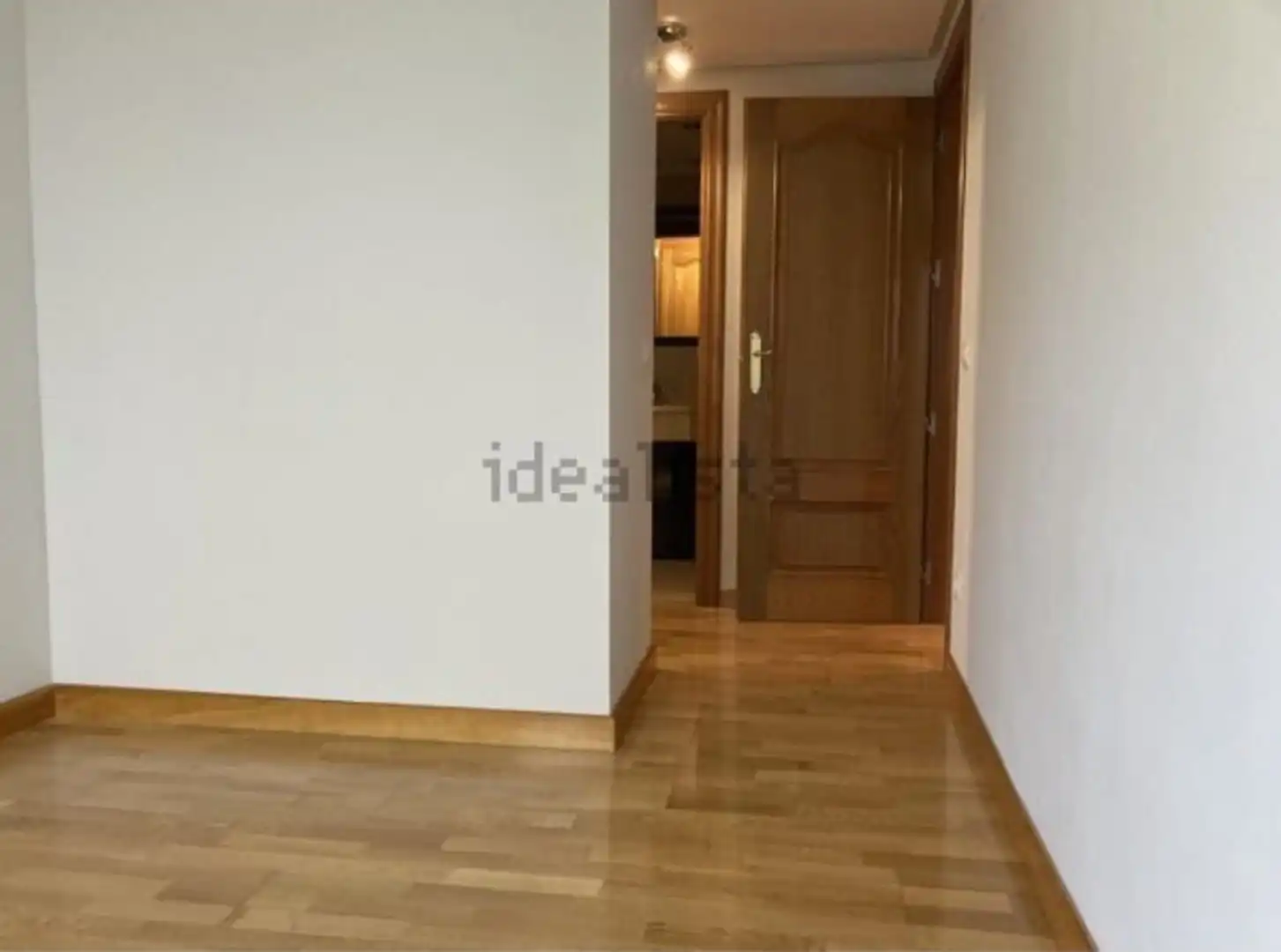 Dormitori de Pis de lloguer en Madrid amb Calefacció, Jardí privat i Parquet