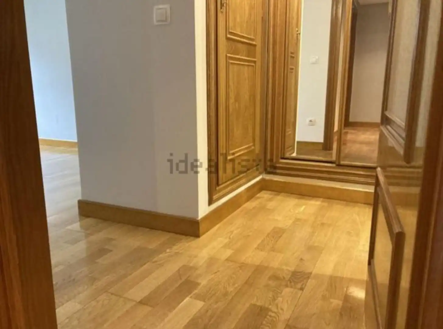 Dormitori de Pis de lloguer en Madrid amb Calefacció, Jardí privat i Parquet