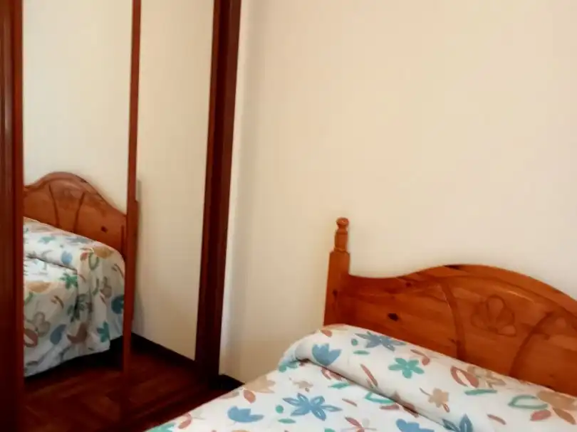 Pis de lloguer a Rúa Eugenio Arbones, 4, As Travesas - Balaídos Dormitori de Pis de lloguer en Vigo amb Calefacció, Parquet i Traster