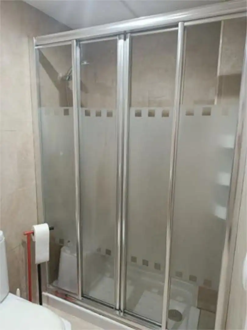 Baño de Apartamento de alquiler en Lucena