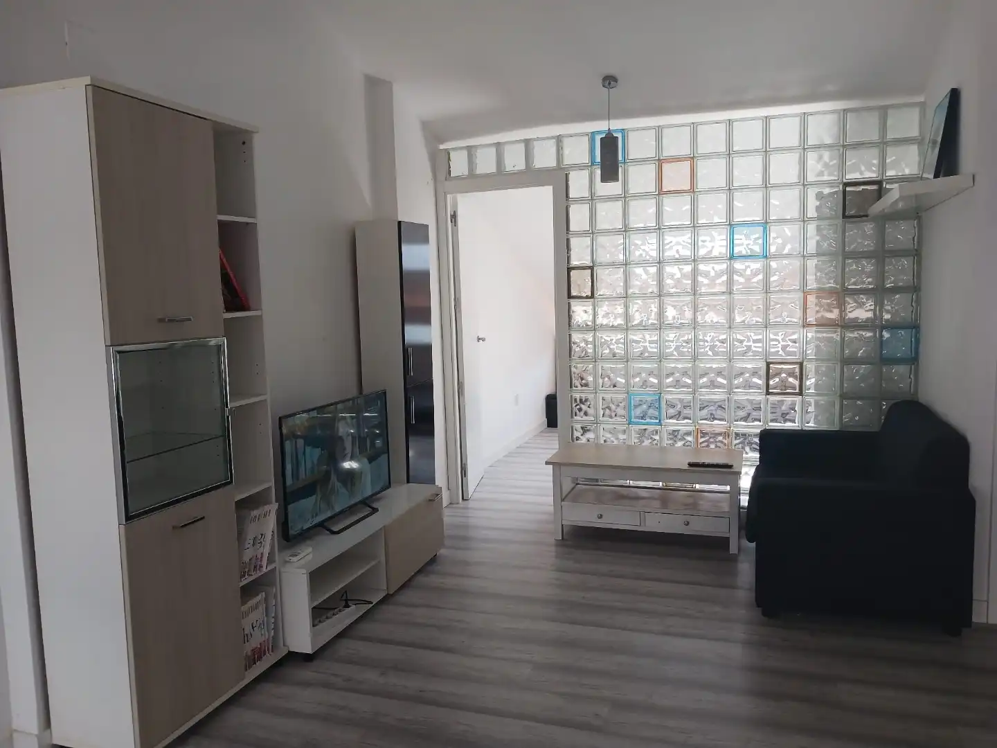 Pis en venda a Calle de Arroyomolinos, 2, El Arroyo - La Fuente Sala d'estar de Pis en venda en Fuenlabrada amb Aire condicionat, Calefacció i Parquet