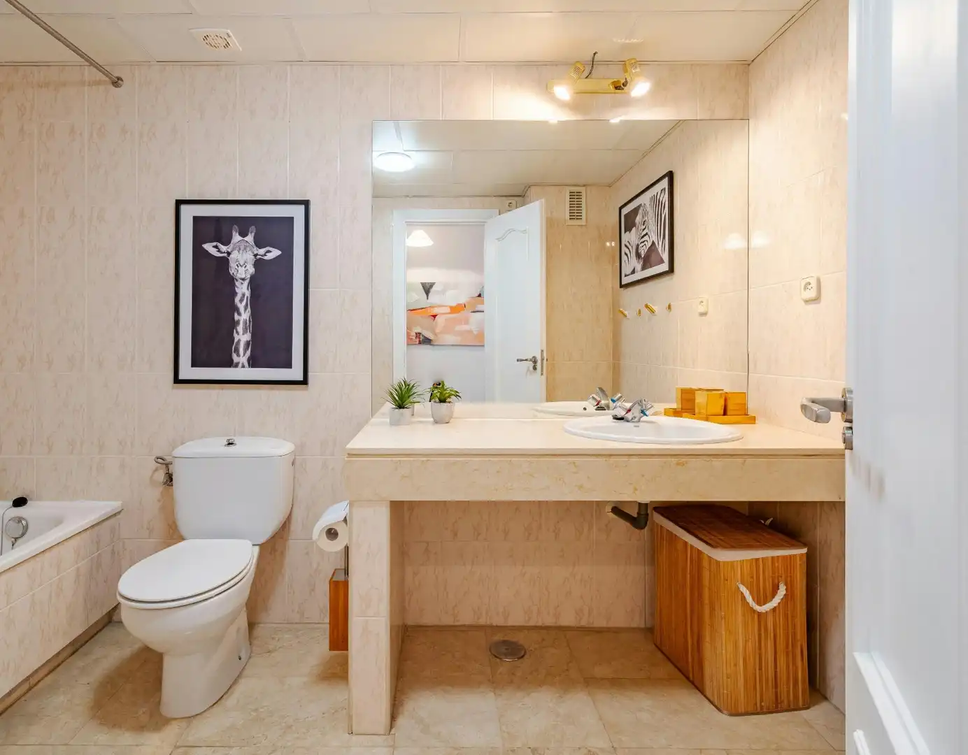 Piso de alquiler en Avenida del Carmen, 43, Seghers Baño de Piso de alquiler en Estepona con Aire acondicionado, Calefacción y Terraza