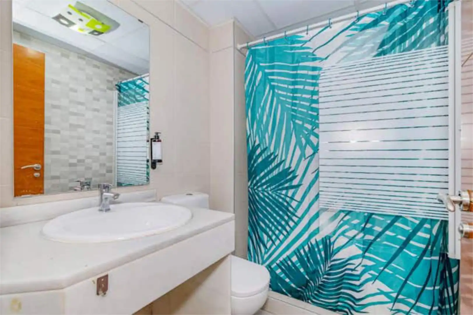 Flat for sale in Campus de la Salud Bathroom of Flat for sale in Granada with Heating, Private garden and Terrace