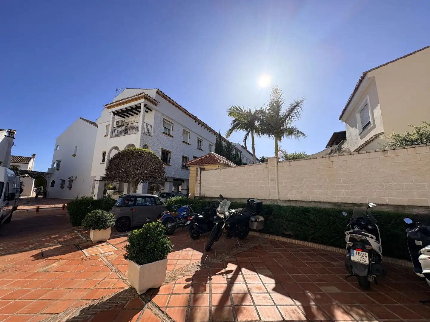 Flat for sale in Avenida de Los Botijos, 1, Los Nadales - Tio Charles Exterior view of Flat for sale in Benalmádena with Air Conditioner, Swimming Pool and Balcony