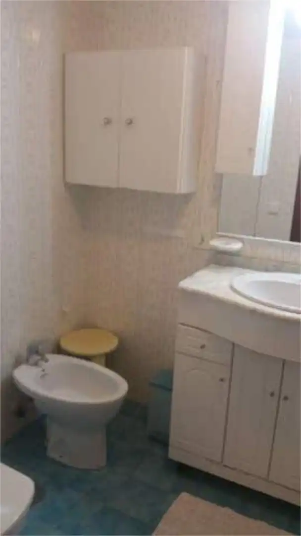 Baño de Piso de alquiler en Gandia con Jardín privado, Terraza y Piscina