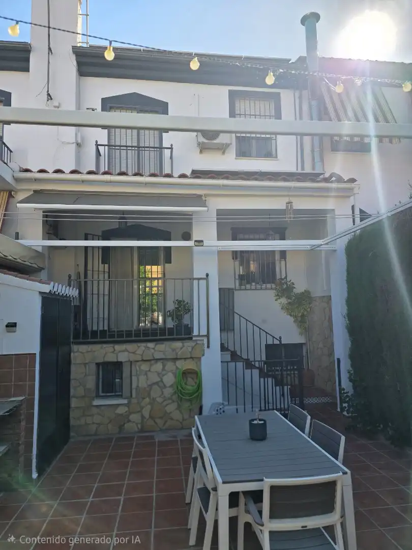 Casa adosada en venta en Calle Guatemala, 30, Ogíjares Vista exterior de Casa adosada en venta en Ogíjares con Aire acondicionado