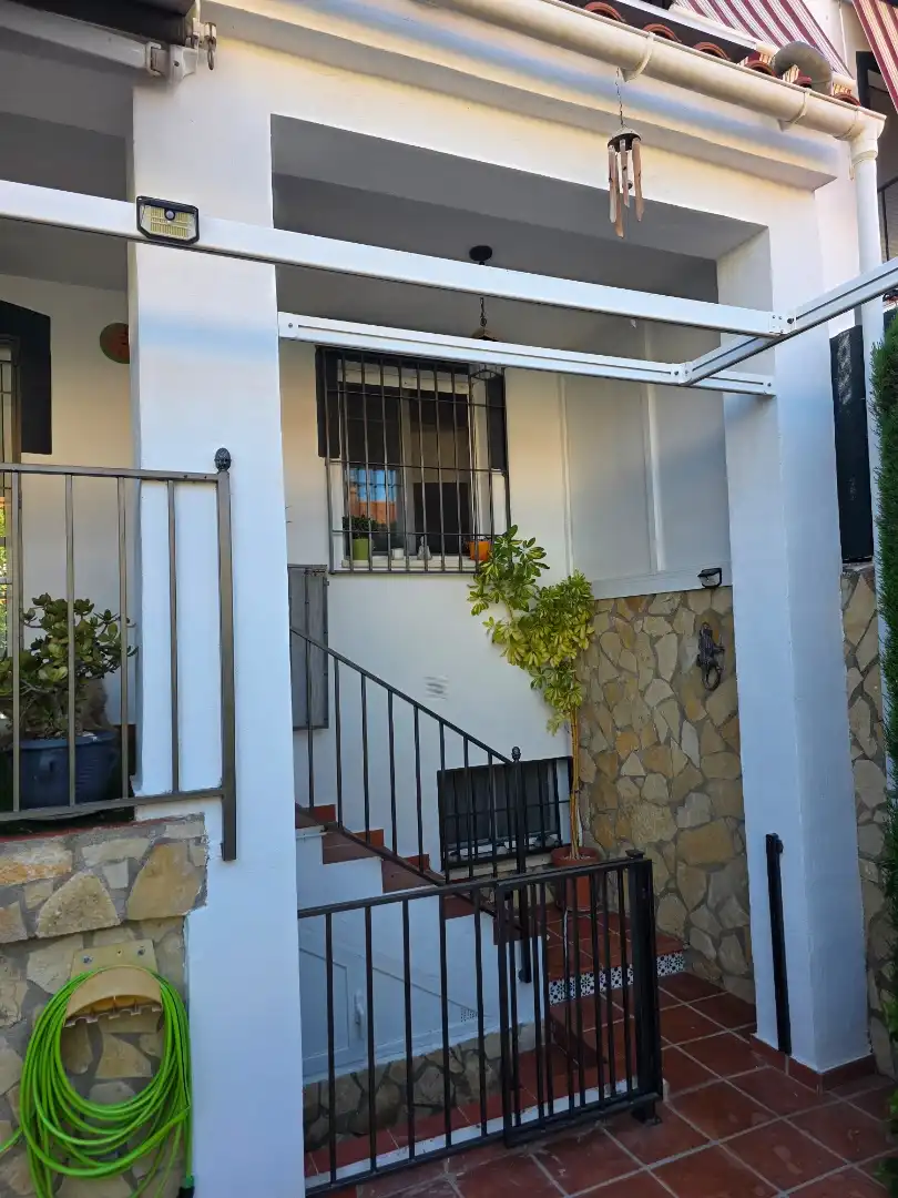 Casa adosada en venta en Calle Guatemala, 30, Ogíjares Terraza de Casa adosada en venta en Ogíjares con Aire acondicionado