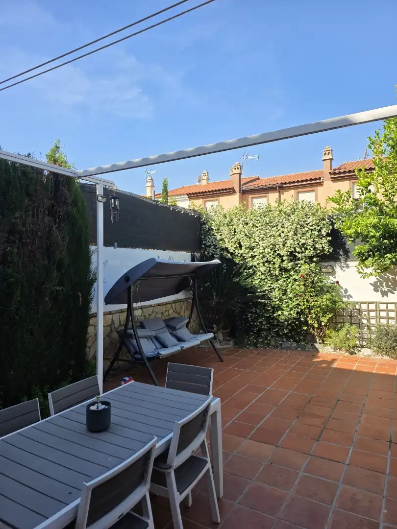Casa adosada en venta en Calle Guatemala, 30, Ogíjares Terraza de Casa adosada en venta en Ogíjares con Aire acondicionado