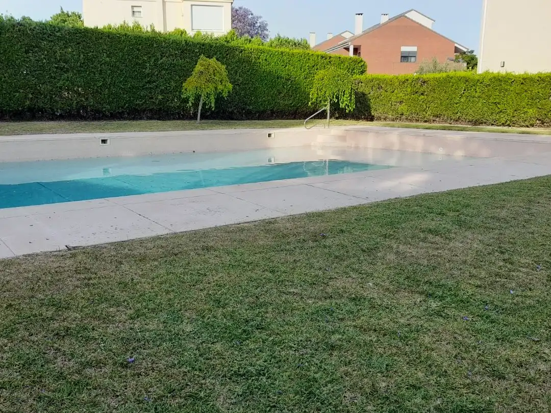 Piscina de Casa o chalet de alquiler en Gelves con Jardín privado, Terraza y Piscina