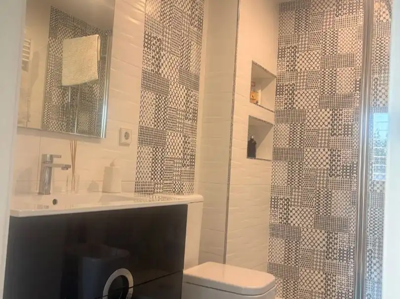 Bathroom of Ground floor for rent in Mairena del Aljarafe  with Swimming Pool