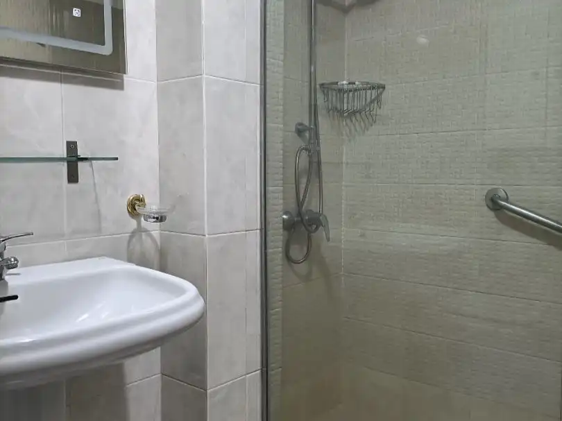 Wohnung zur Miete in Rúa Eduardo Pondal, 64b, Zona Fernández Ladreda Badezimmer von Wohnung zur Miete in Pontevedra Capital