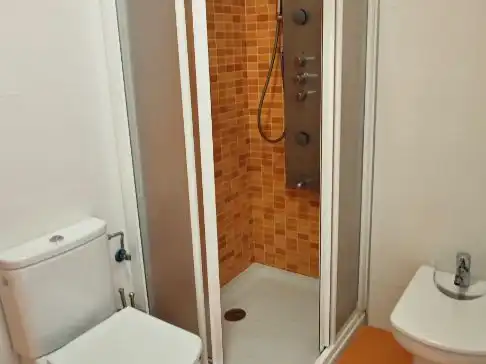 Apartamento de alquiler en Rúa Xoan Manuel Pintos, 8, Mariñamansa Baño de Apartamento de alquiler en Ourense Capital con Calefacción, Parquet y Trastero