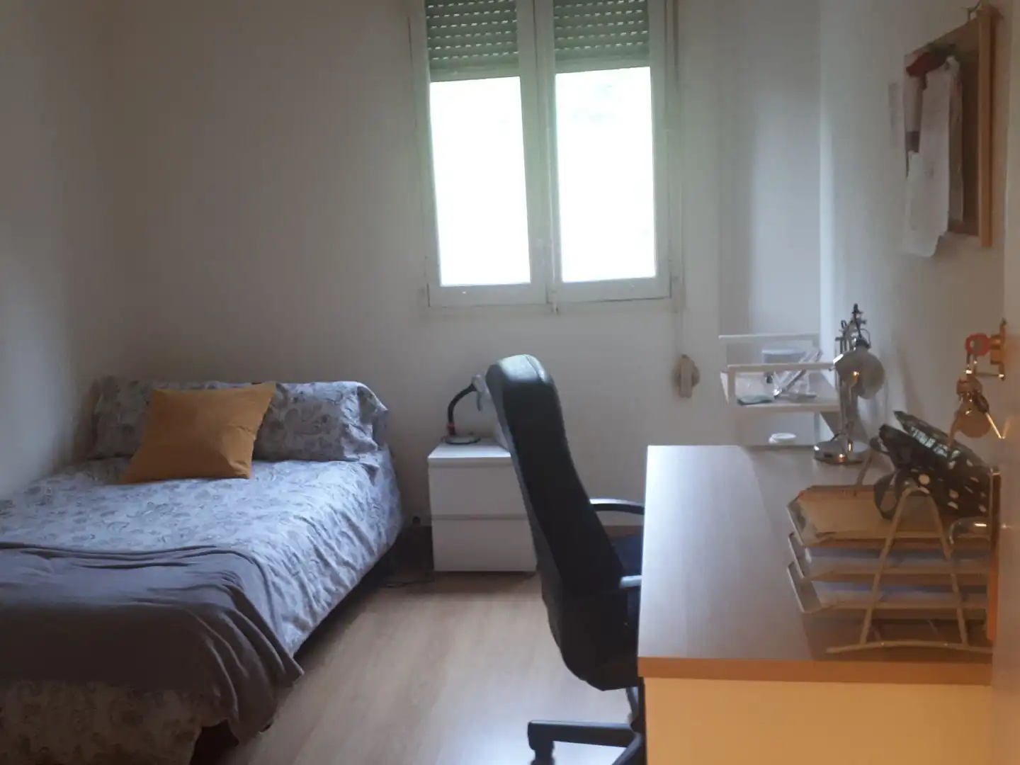 Room in Avenida de la Reconquista, 2, La Reconquista Bedroom of Flat for share in Toledo with Heating, Parquet flooring and Furnished