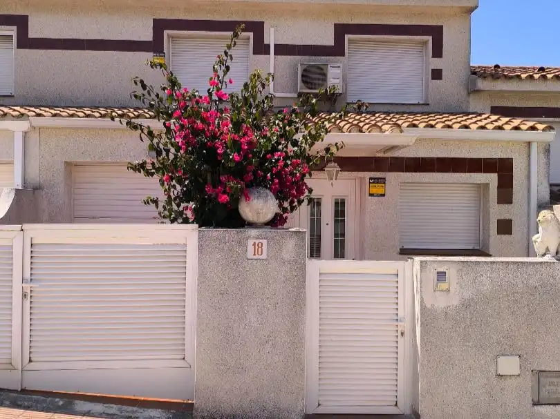 Casa adosada en venda a Carrer Tamarix, 18, Urbanitzacions de Llevant Vista exterior de Casa adosada en venda en Tarragona amb Aire condicionat, Calefacció i Jardí privat