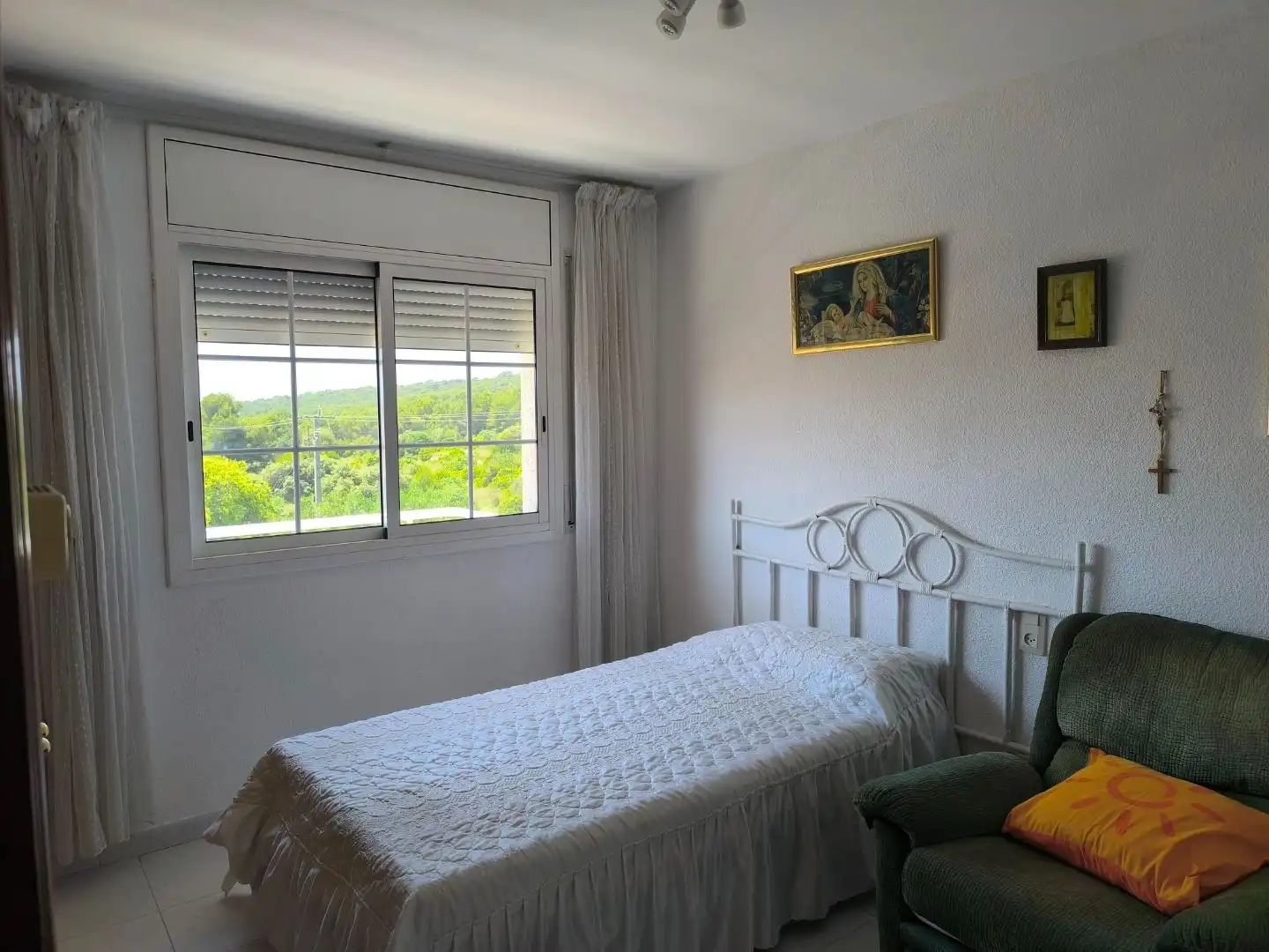 Casa adosada en venda a Carrer Tamarix, 18, Urbanitzacions de Llevant Dormitori de Casa adosada en venda en Tarragona amb Aire condicionat, Calefacció i Jardí privat