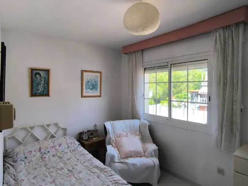 Casa adosada en venda a Carrer Tamarix, 18, Urbanitzacions de Llevant Dormitori de Casa adosada en venda en Tarragona amb Aire condicionat, Calefacció i Jardí privat