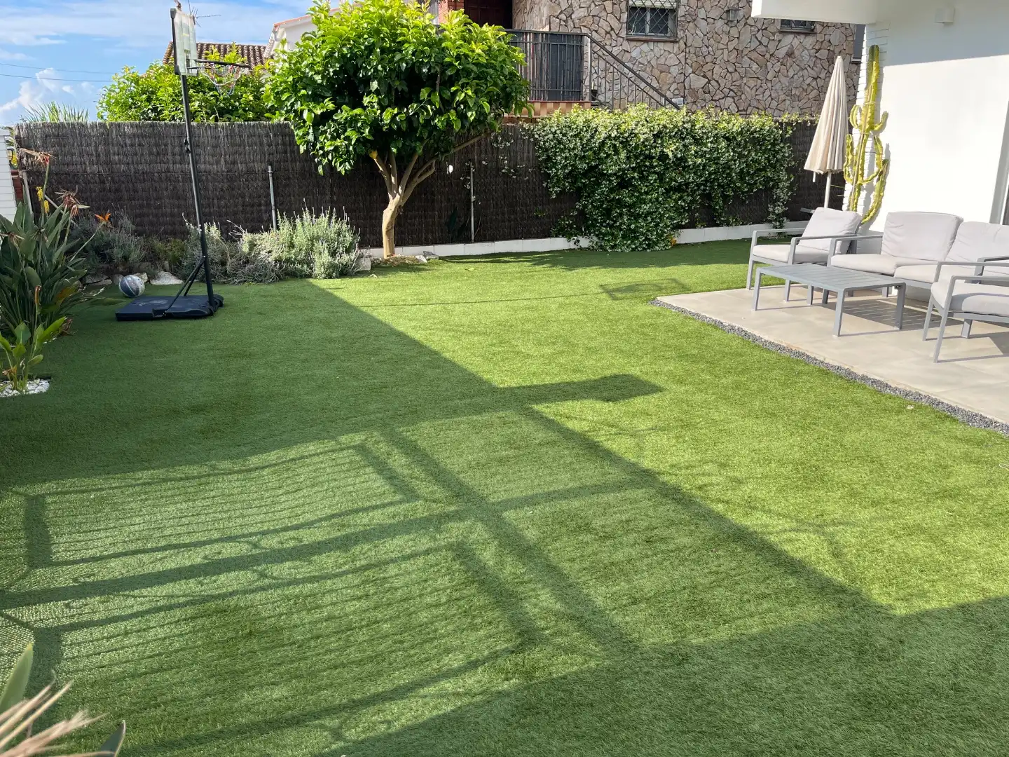 Garden of Houses for sale in Pineda de Mar  with Air Conditioner, Heating and Private garden