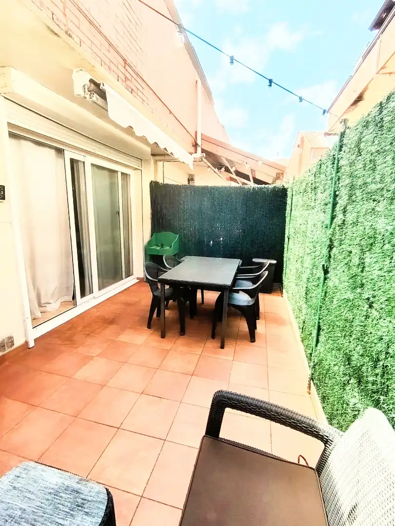 Casa adosada en venda a Calle Hermandad Donantes de Sangre, 32, Tanos Terrassa de Casa adosada en venda en Torrelavega amb Terrassa i Balcó