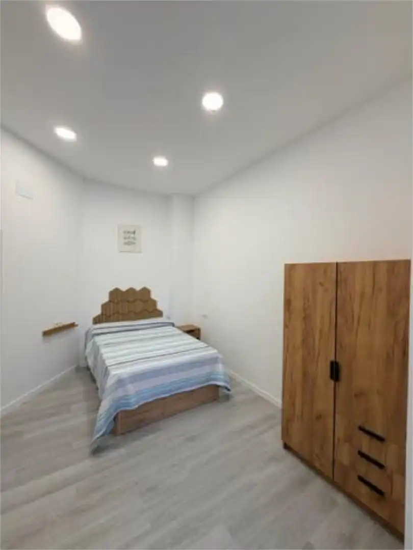 Habitación de Estudio de alquiler en Málaga con Amueblado