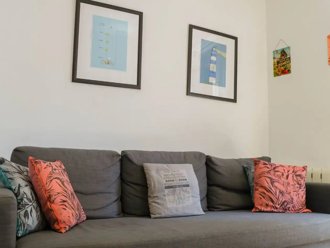 Flat for rent in Calle de Latoneros, 10, Sol Living room of Flat for rent in Madrid Capital with Air Conditioner and Balcony