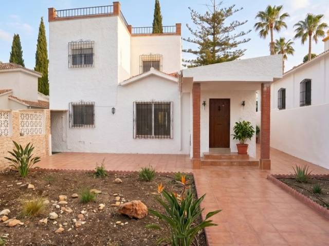 Casa-chalet en Venta en Calle Piñonero, 6 en El Pinillo