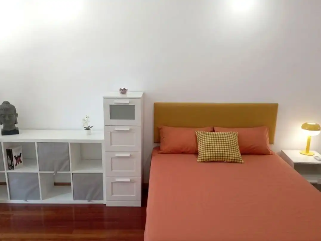 Habitación de Piso para compartir en Ourense Capital  con Calefacción, Parquet y Amueblado