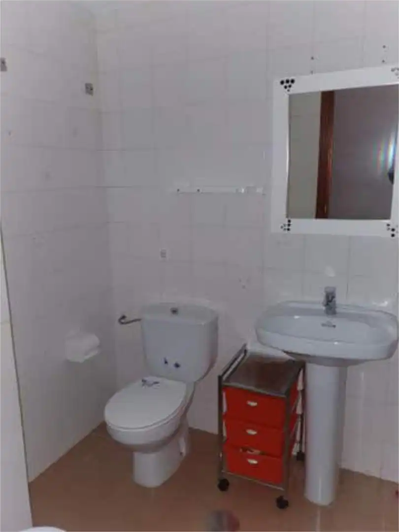 Pis de lloguer a El Valle - Universidad Bany de Pis de lloguer en Jaén amb Calefacció, Terrassa i Piscina