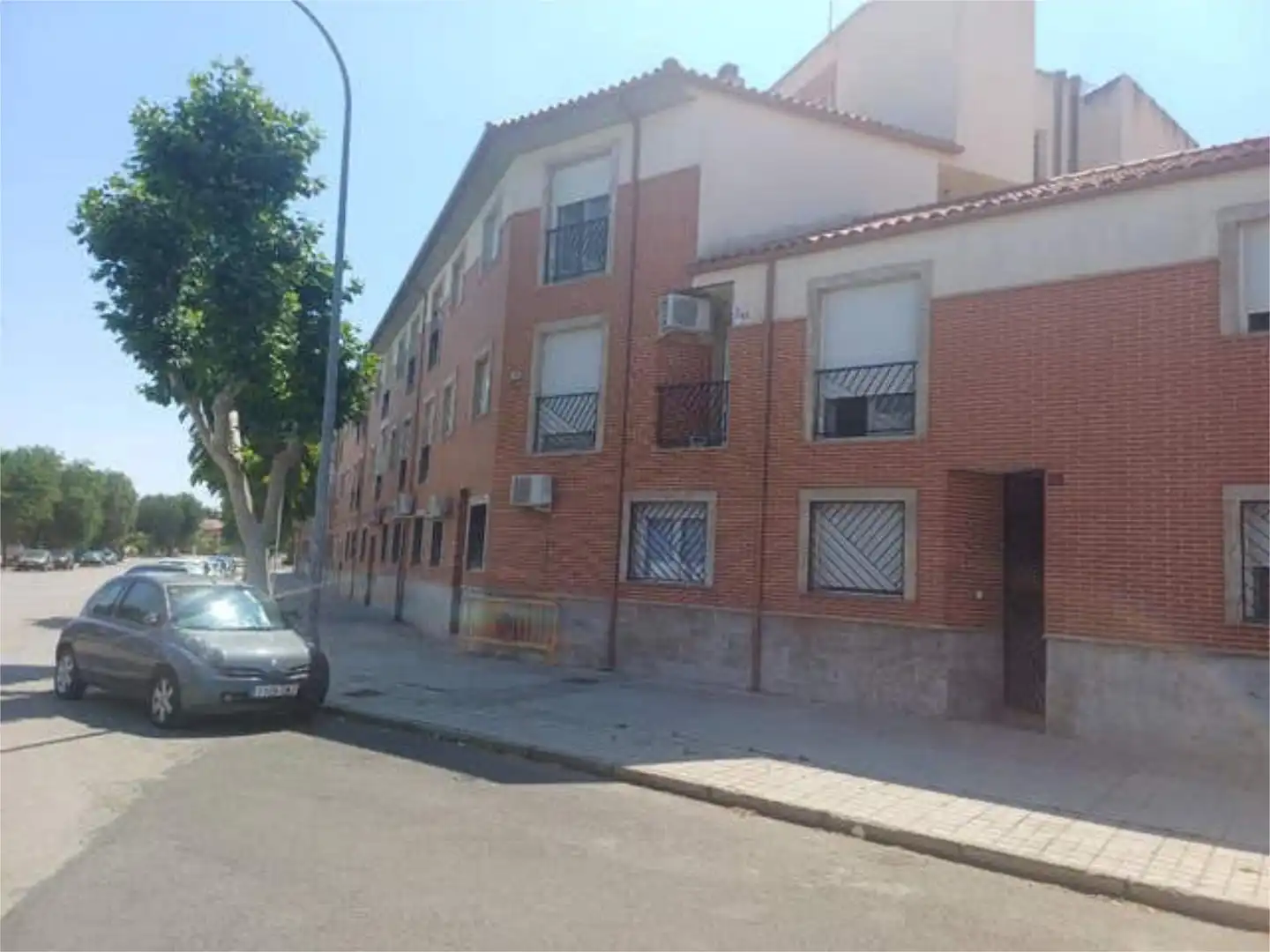 Exterior view of Flat for rent in Manzanares