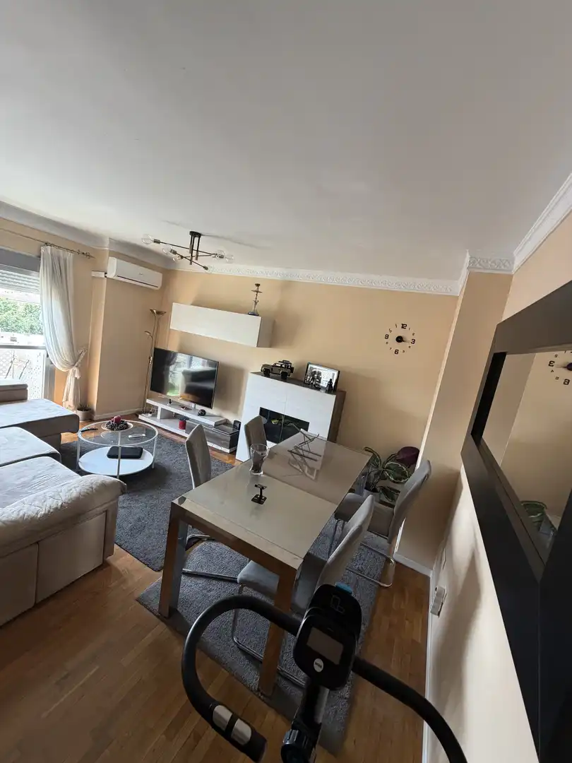 Flat for sale in Calle María Fulmen, 1, Parque Alcosa Living room of Flat for sale in Sevilla with Air Conditioner, Heating and Private garden