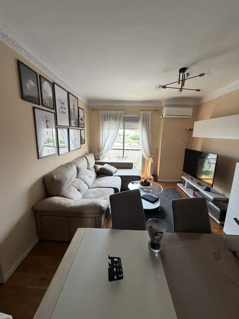 Flat for sale in Calle María Fulmen, 1, Parque Alcosa Living room of Flat for sale in Sevilla with Air Conditioner, Heating and Private garden