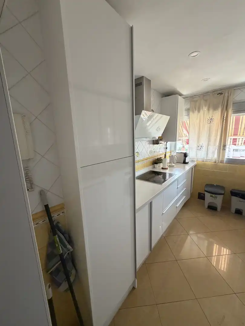 Flat for sale in Calle María Fulmen, 1, Parque Alcosa Kitchen of Flat for sale in Sevilla with Air Conditioner, Heating and Private garden