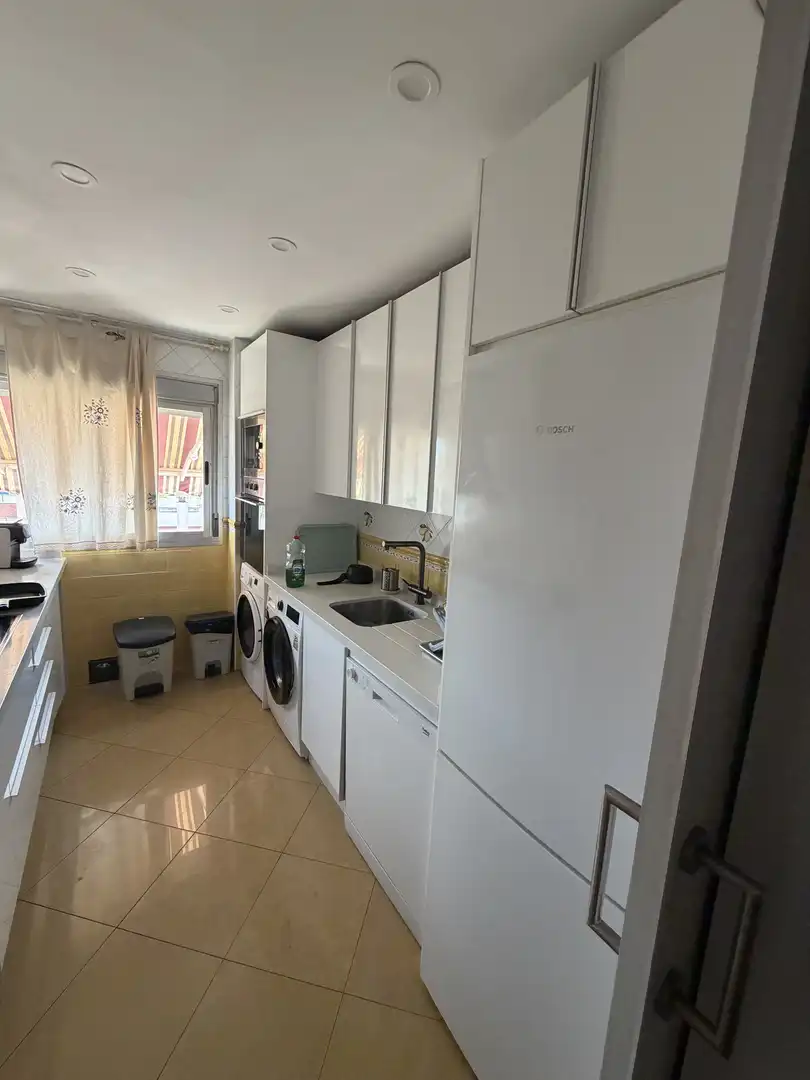 Flat for sale in Calle María Fulmen, 1, Parque Alcosa Kitchen of Flat for sale in Sevilla with Air Conditioner, Heating and Private garden