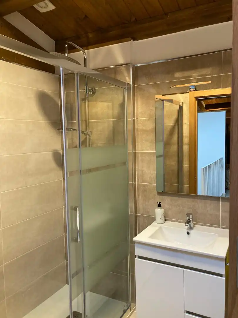 Baño de Loft de alquiler en Verín con Calefacción, Parquet y Amueblado