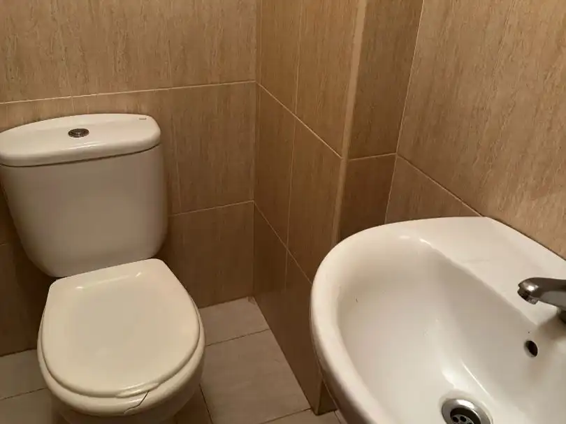 Bany de Pis en venda en Churriana de la Vega amb Balcó