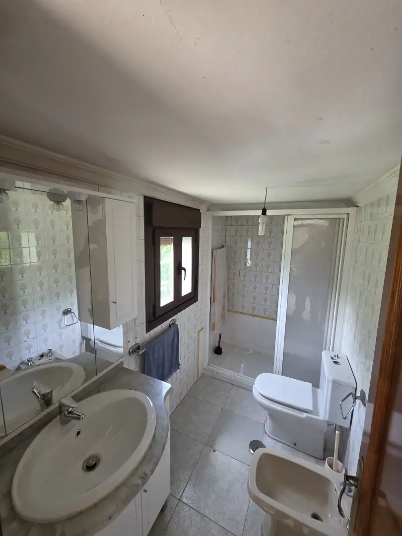 Baño de Finca rústica en venta en Riós con Parquet, Terraza y Trastero