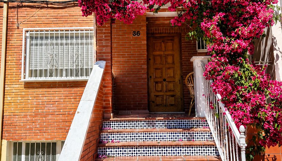 Casa adosada en venta en Calle Gabriel Miró, 11, La Romana, Alicante - imagen 1 Foto 1 de Casa adosada en venta en Calle Gabriel Miró, 11, La Romana, Alicante