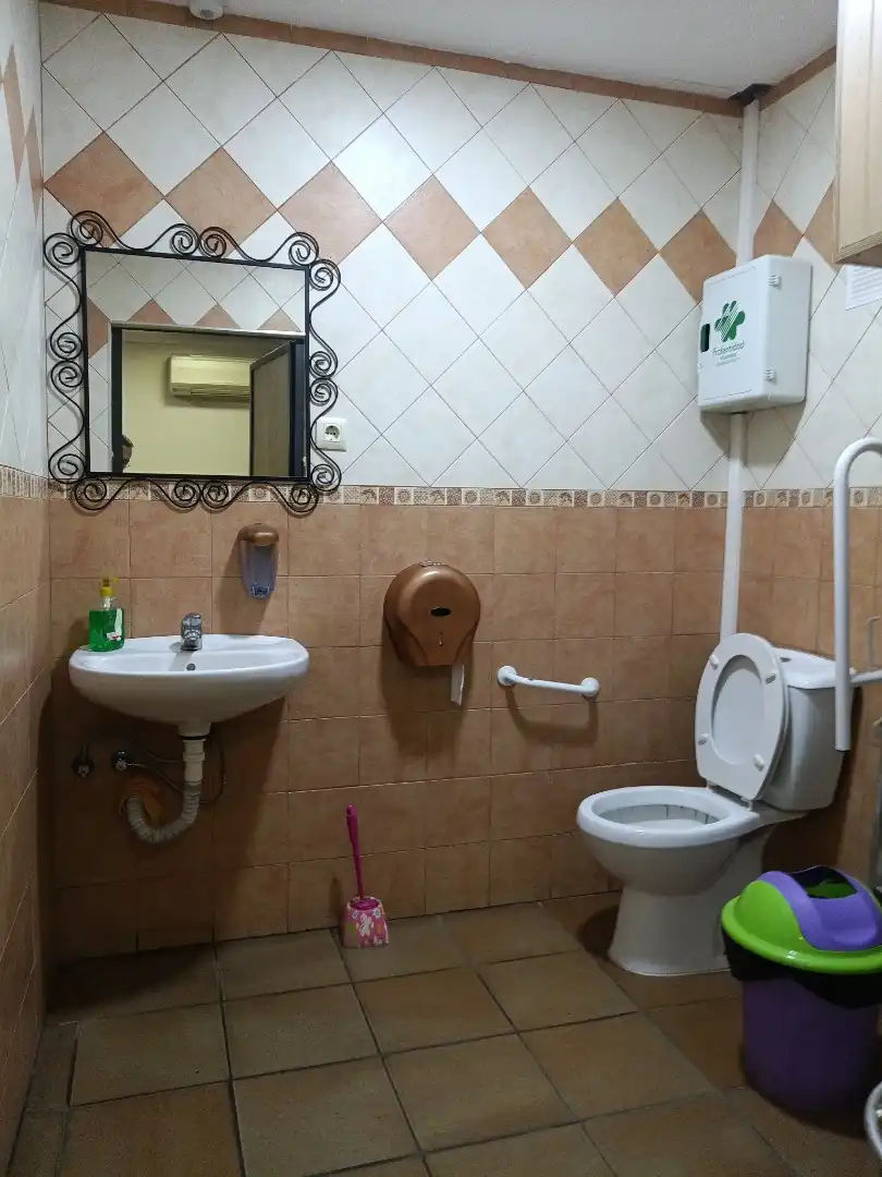 Local en venta en Avenida Granada, 15, Puente Mayorga - Campamento Baño de Local en venta en San Roque con Aire acondicionado