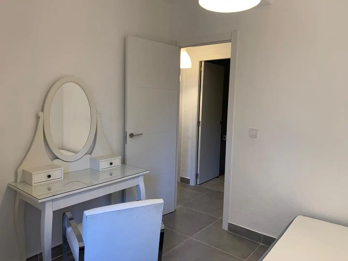 Habitación de Piso de alquiler en Málaga con Terraza y Amueblado