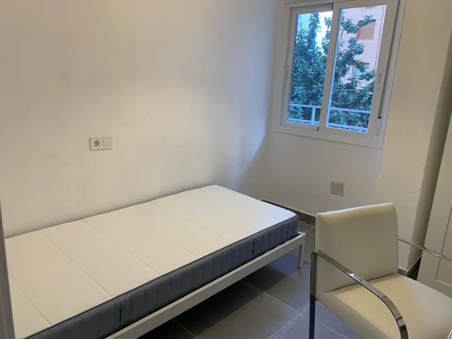 Habitación de Piso de alquiler en Málaga con Terraza y Amueblado