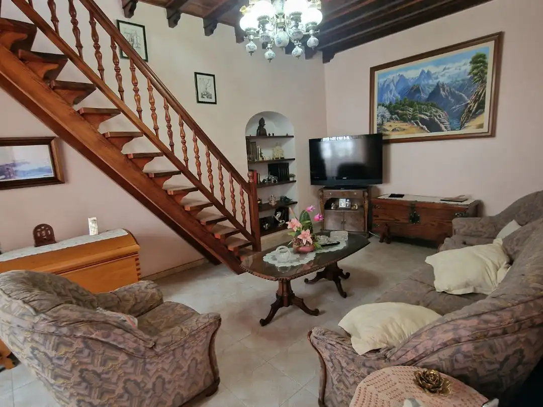 Sala d'estar de Casa adosada en venda en Santa Cruz de la Palma amb Terrassa i Balcó