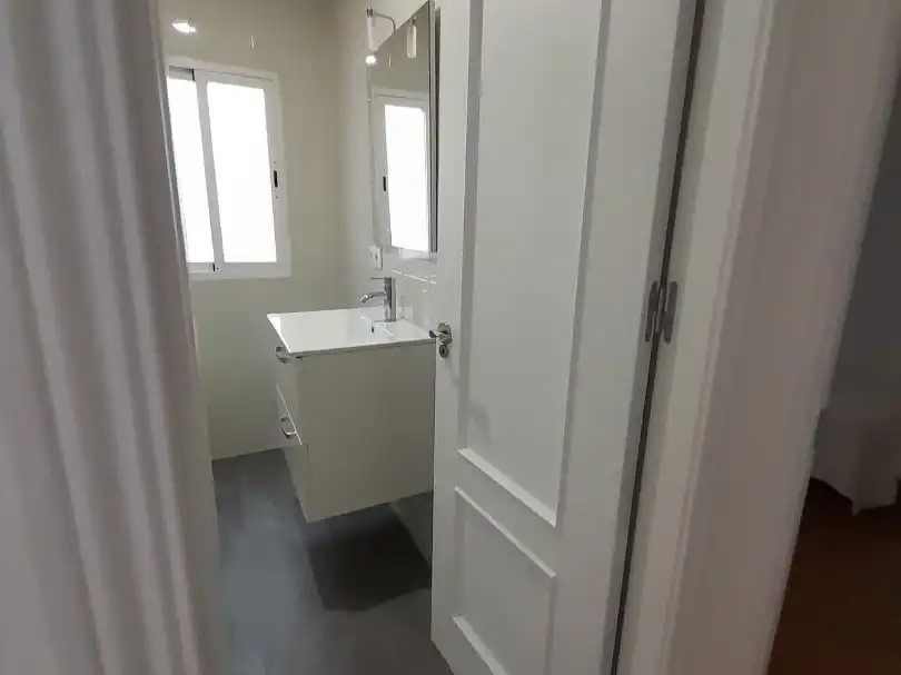 Wohnung zur Miete in Calle Esturión, 3, Angustias - Chana - Encina Badezimmer von Wohnung zur Miete in Granada Capital mit Klimaanlage und Balkon