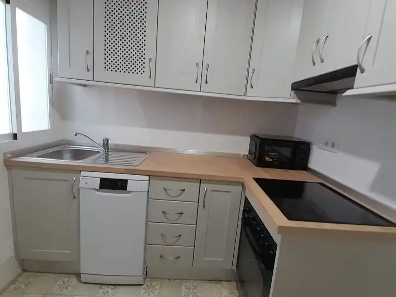 Wohnung zur Miete in Calle Esturión, 3, Angustias - Chana - Encina Küche von Wohnung zur Miete in Granada Capital mit Klimaanlage und Balkon