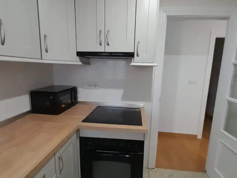 Wohnung zur Miete in Calle Esturión, 3, Angustias - Chana - Encina Küche von Wohnung zur Miete in Granada Capital mit Klimaanlage und Balkon