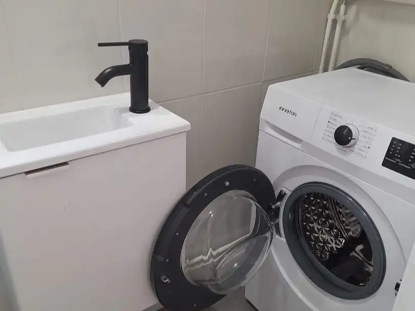 Wohnung zur Miete in Calle Esturión, 3, Angustias - Chana - Encina Badezimmer von Wohnung zur Miete in Granada Capital mit Klimaanlage und Balkon