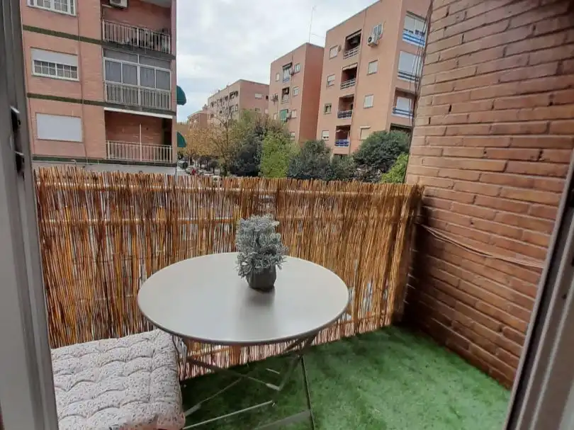 Wohnung zur Miete in Calle Esturión, 3, Angustias - Chana - Encina Terrasse von Wohnung zur Miete in Granada Capital mit Klimaanlage und Balkon