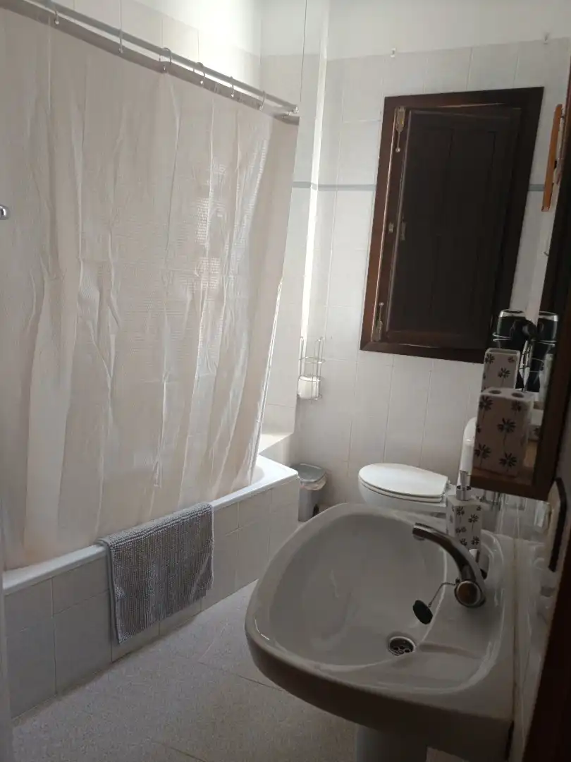 Baño de Dúplex de alquiler en La Iruela con Aire acondicionado, Piscina y Amueblado