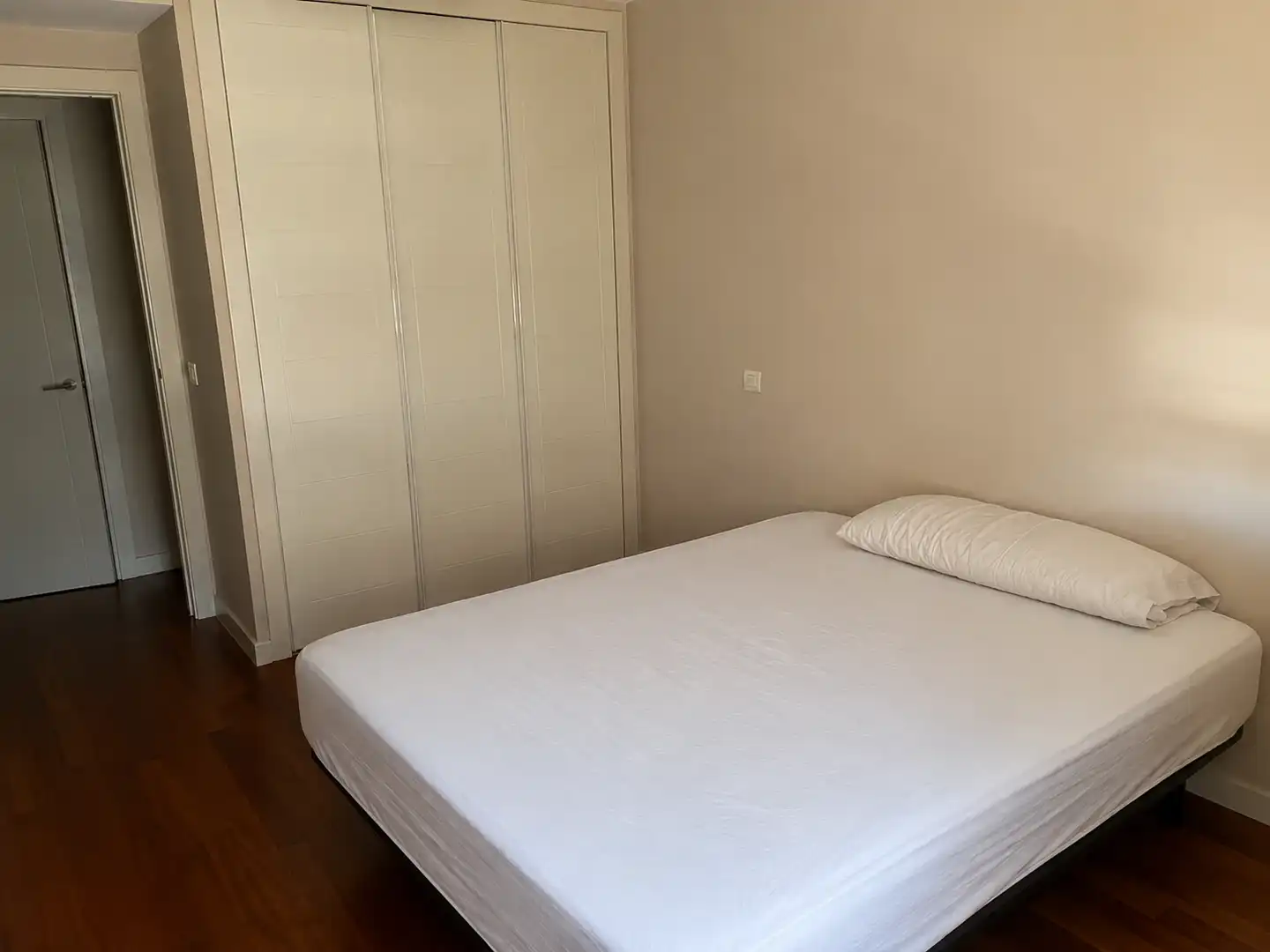 Piso en venta en Avenida de la Gavia, Ensanche de Vallecas - La Gavia Habitación de Piso en venta en Madrid con Aire acondicionado, Calefacción y Jardín privado